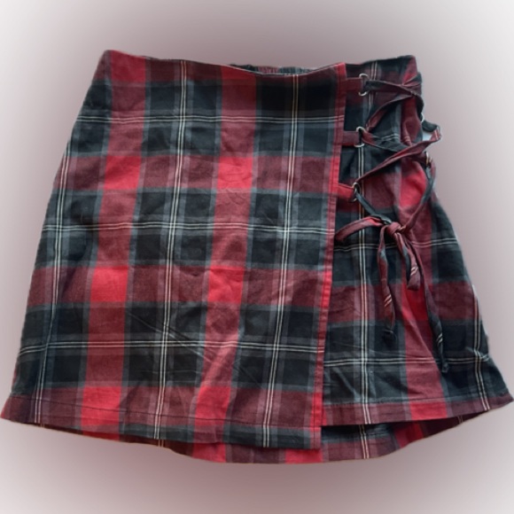Wild fable black and red plaid mini skirt xxs - Picture 1 of 3